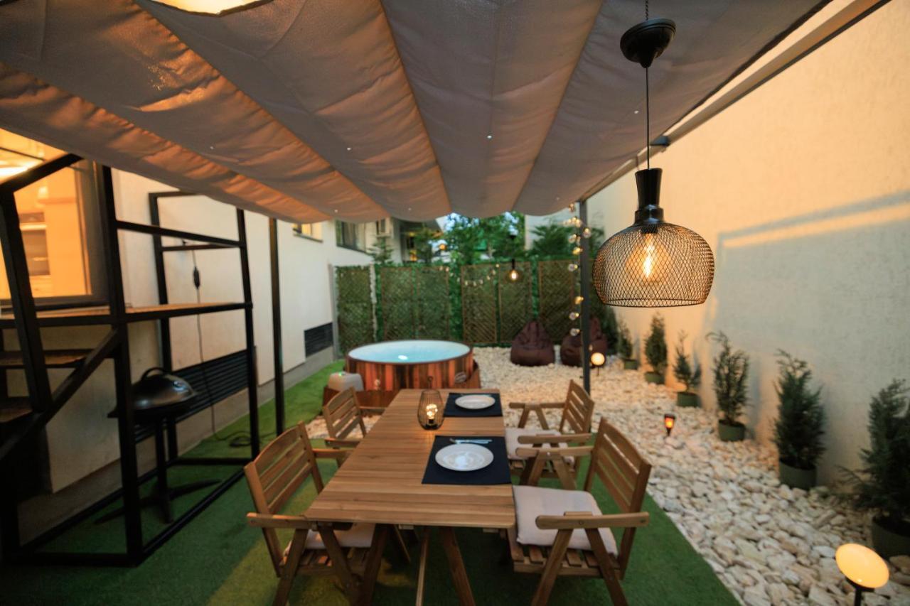 Downtown Hidden Garden With Jacuzzi In Bucharest Apartment Exterior photo